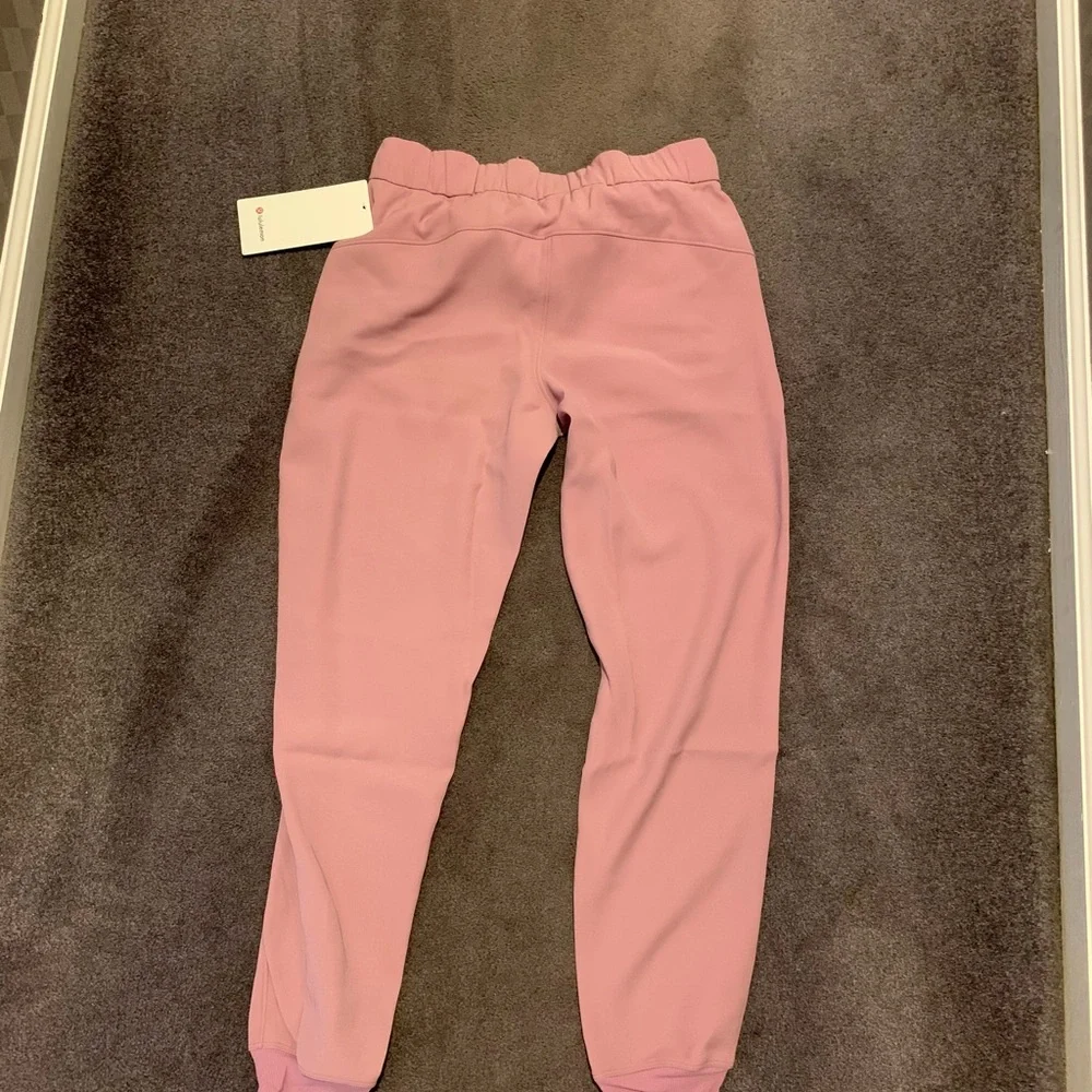 Lululemon On The Fly Jogger 28” * Woven